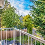 Entire Home Minutes From 3 Lakes And A River!