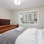 Newly Furnished 2-Bd 1-Wc Home Close To Ferry