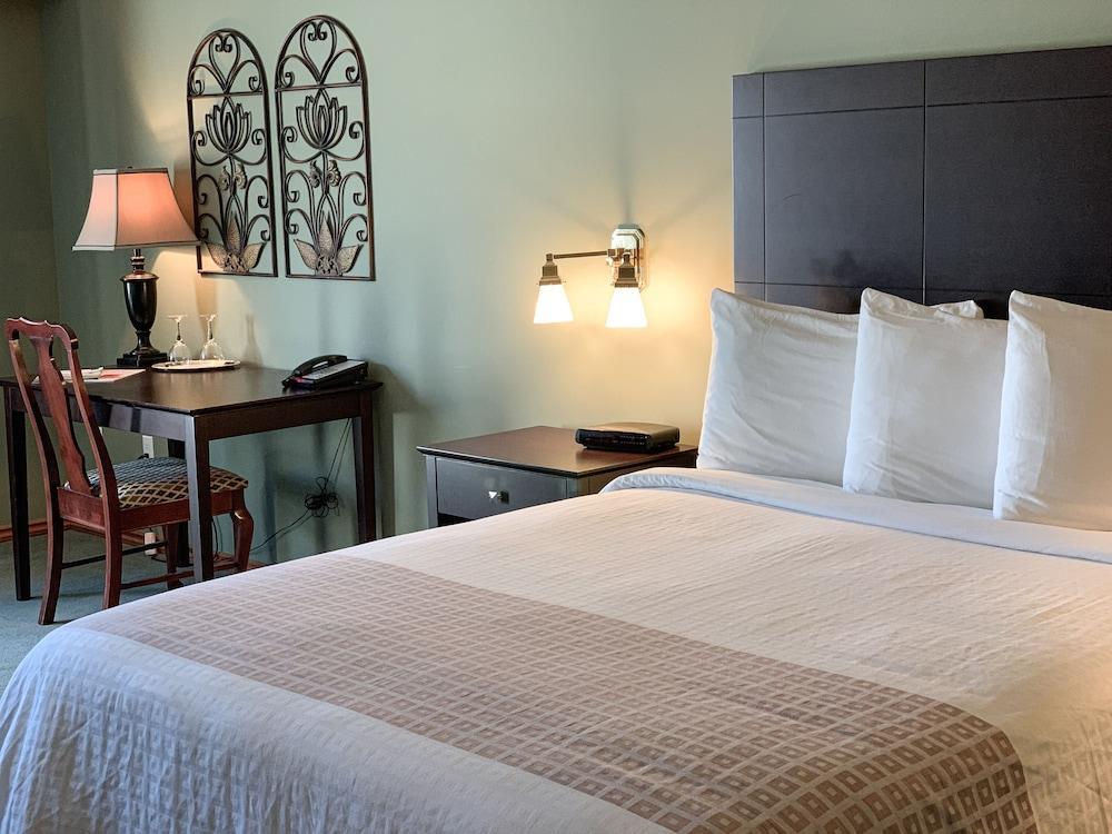 Hotel The Grand