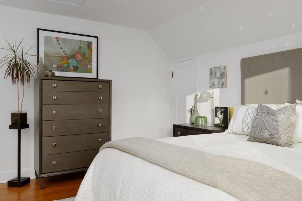 Gorgeous 4brd House Conveniently Located In * Nanaimo