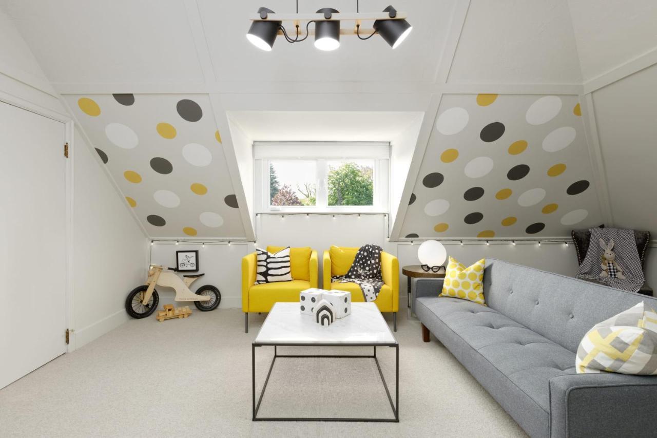 Gorgeous 4brd House Conveniently Located In Holiday home *