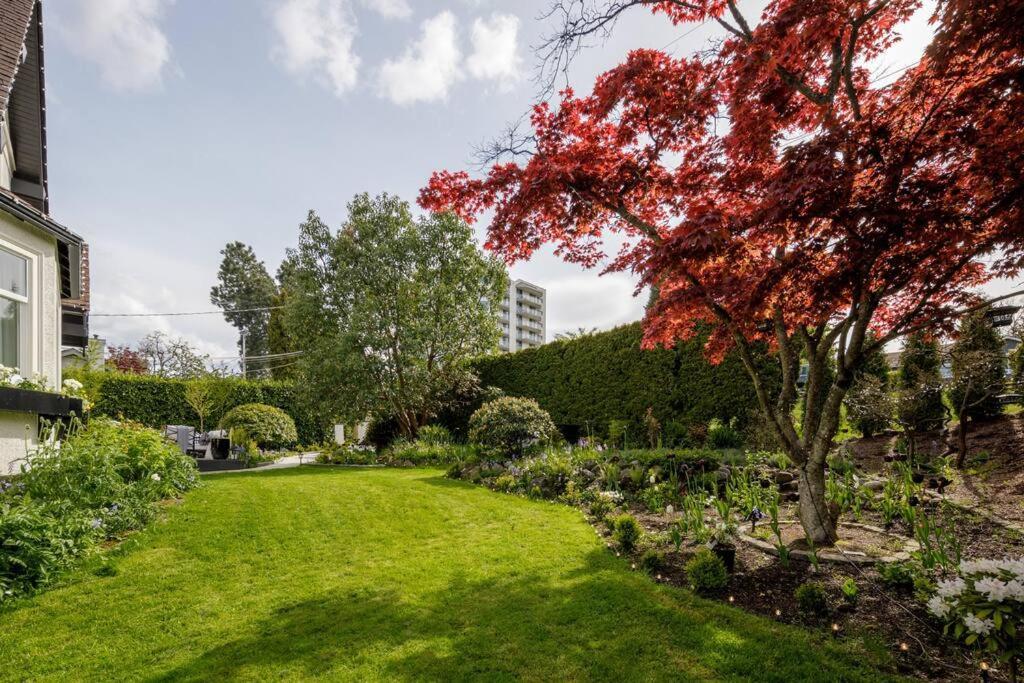 Gorgeous 4brd House Conveniently Located In Holiday home Nanaimo