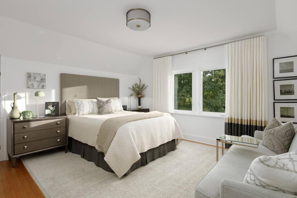 Gorgeous 4brd House Conveniently Located In *