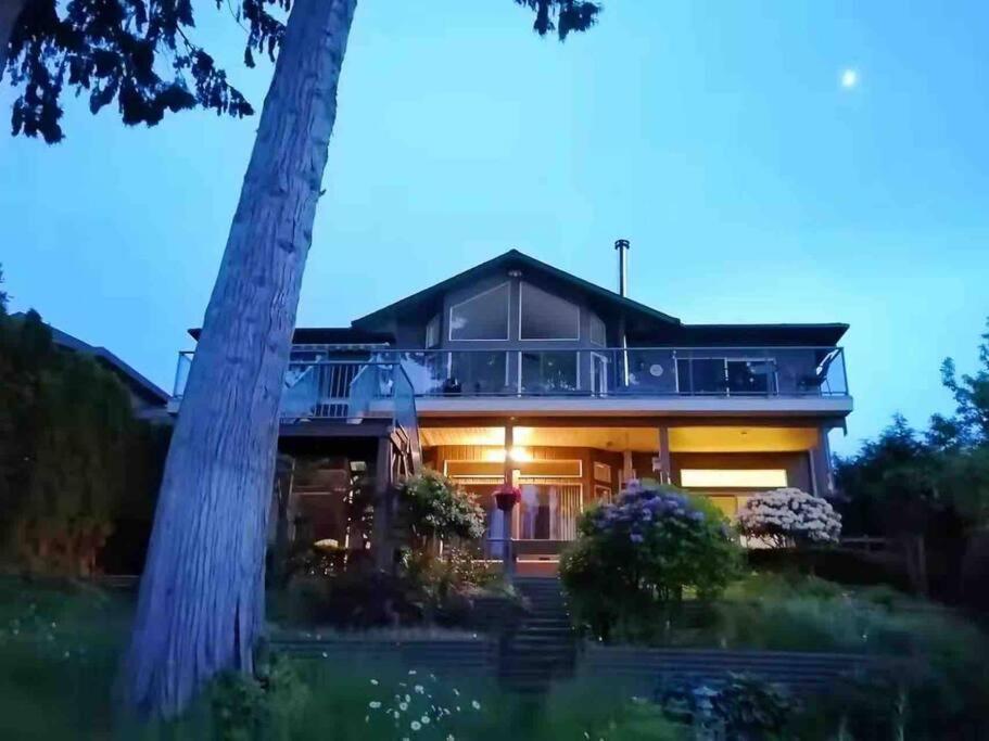 Waterfront Eagle Nest Nanaimo