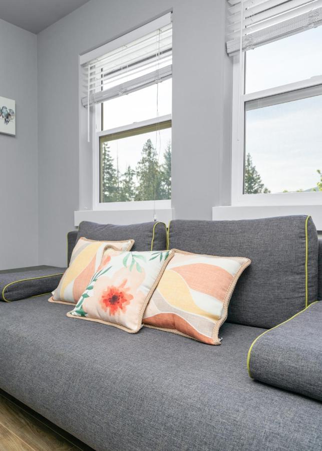 Separate In Prestigious Linley Valley Apartment Nanaimo