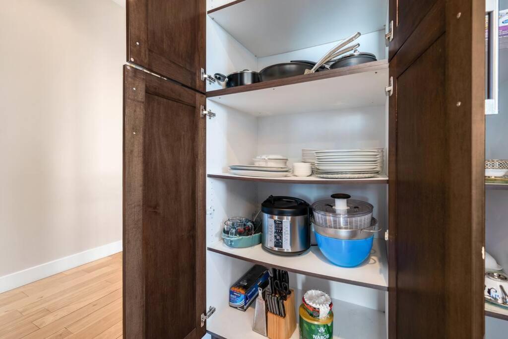 Upstairs In Spacious 3-bed Hideaway *