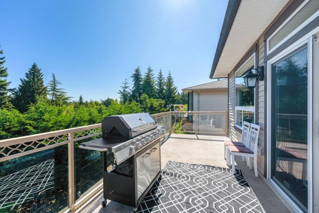 Holiday home Upstairs In Spacious 3-bed Hideaway *