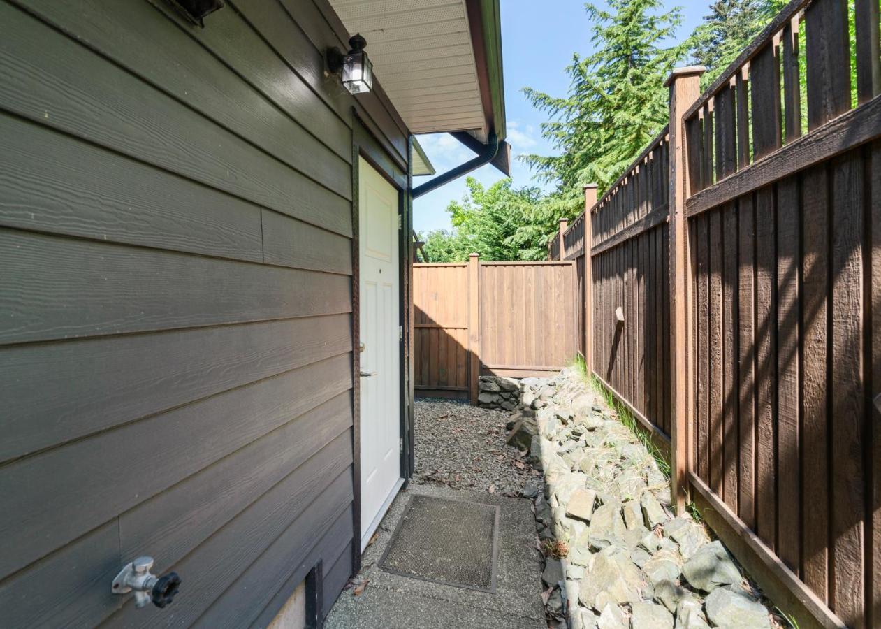 Separate In Prestigious Linley Valley Apartment