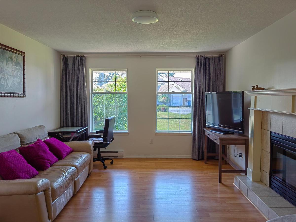 Cozy Harbor Villa Nanaimo