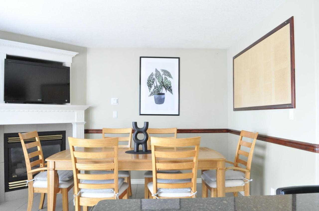 Newly Furnished 4 Bd Minutes To The Ocean