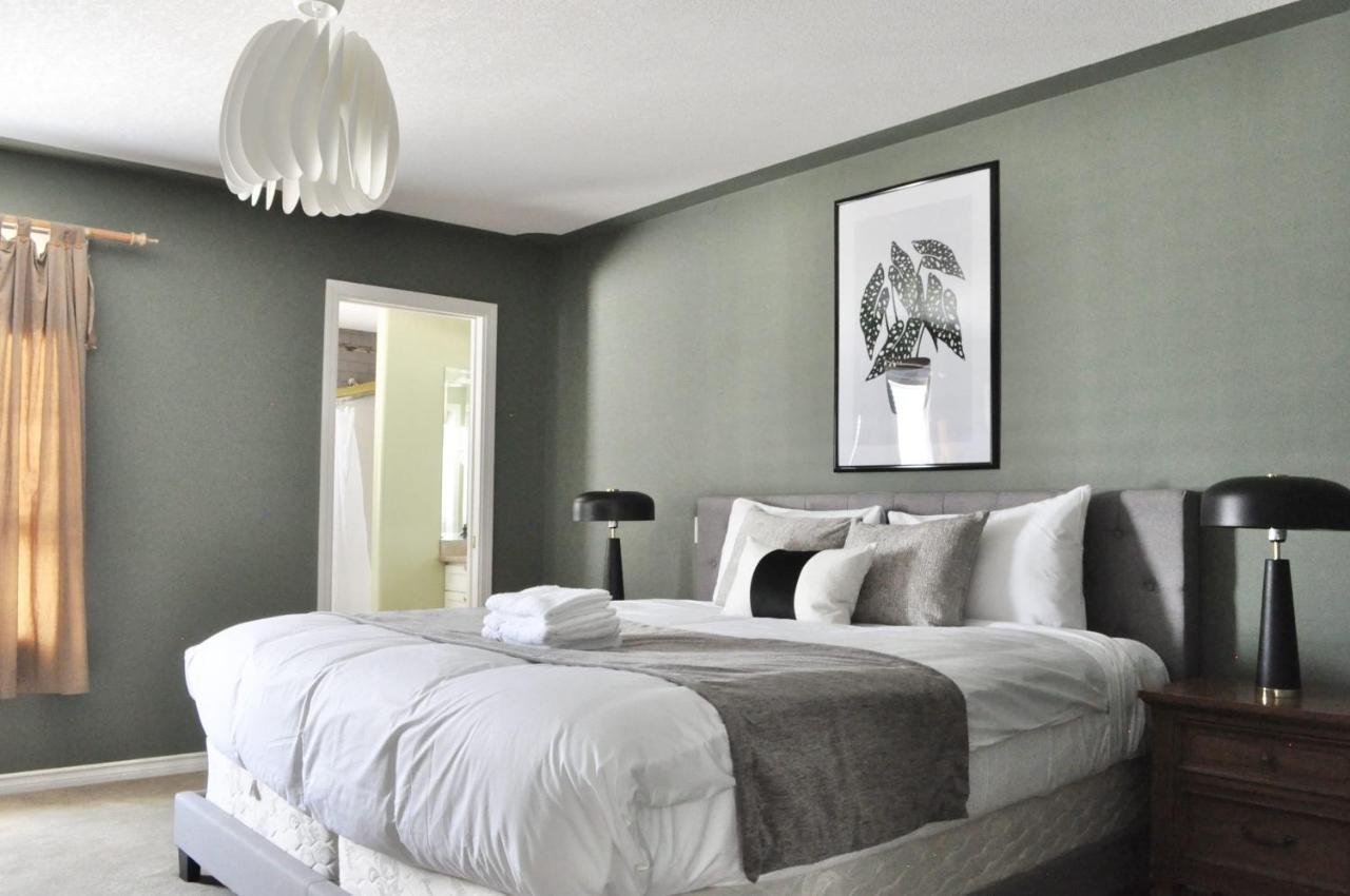 Newly Furnished 4 Bd Minutes To The Ocean