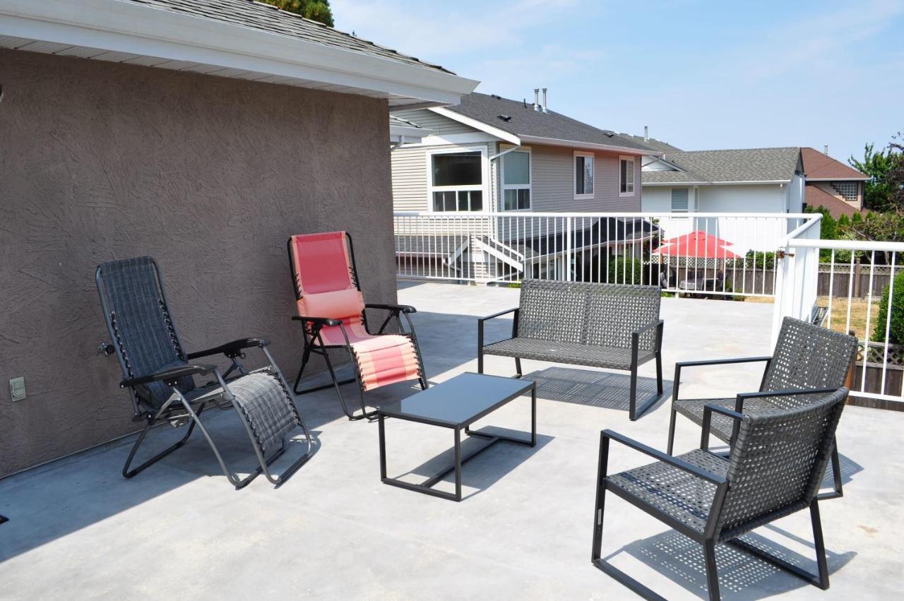 Newly Furnished 4 Bd Minutes To The Ocean