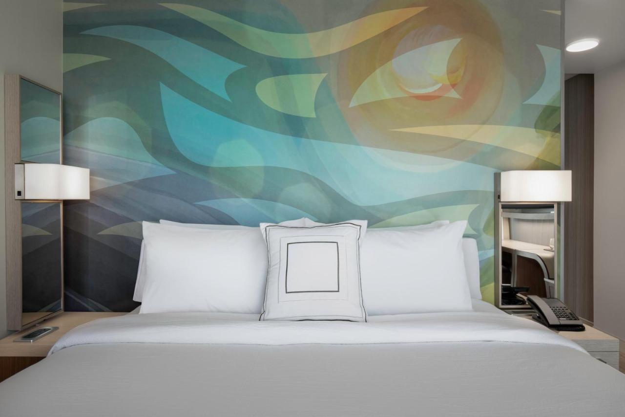 Courtyard By Marriott *