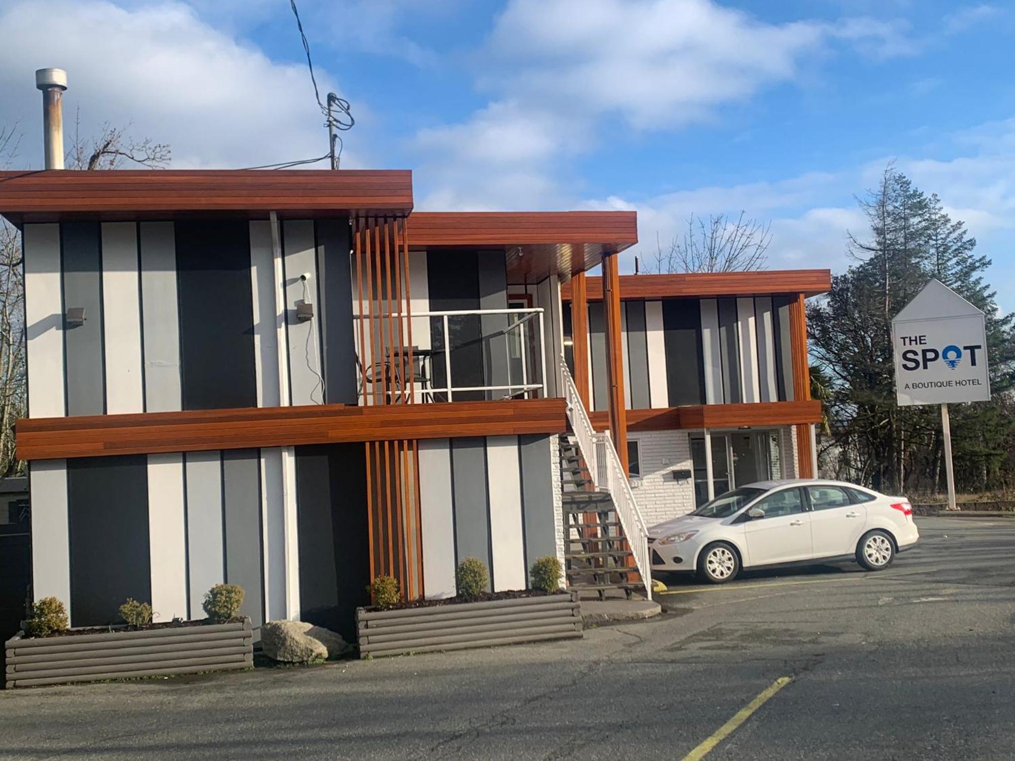 The Spot Motel 2*