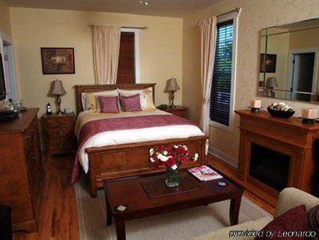 Maple View Bed & Breakfast 4*