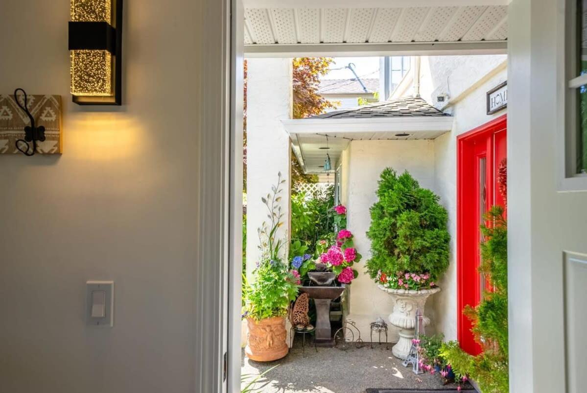 Mariposa Suite-lrg Ground With Garden