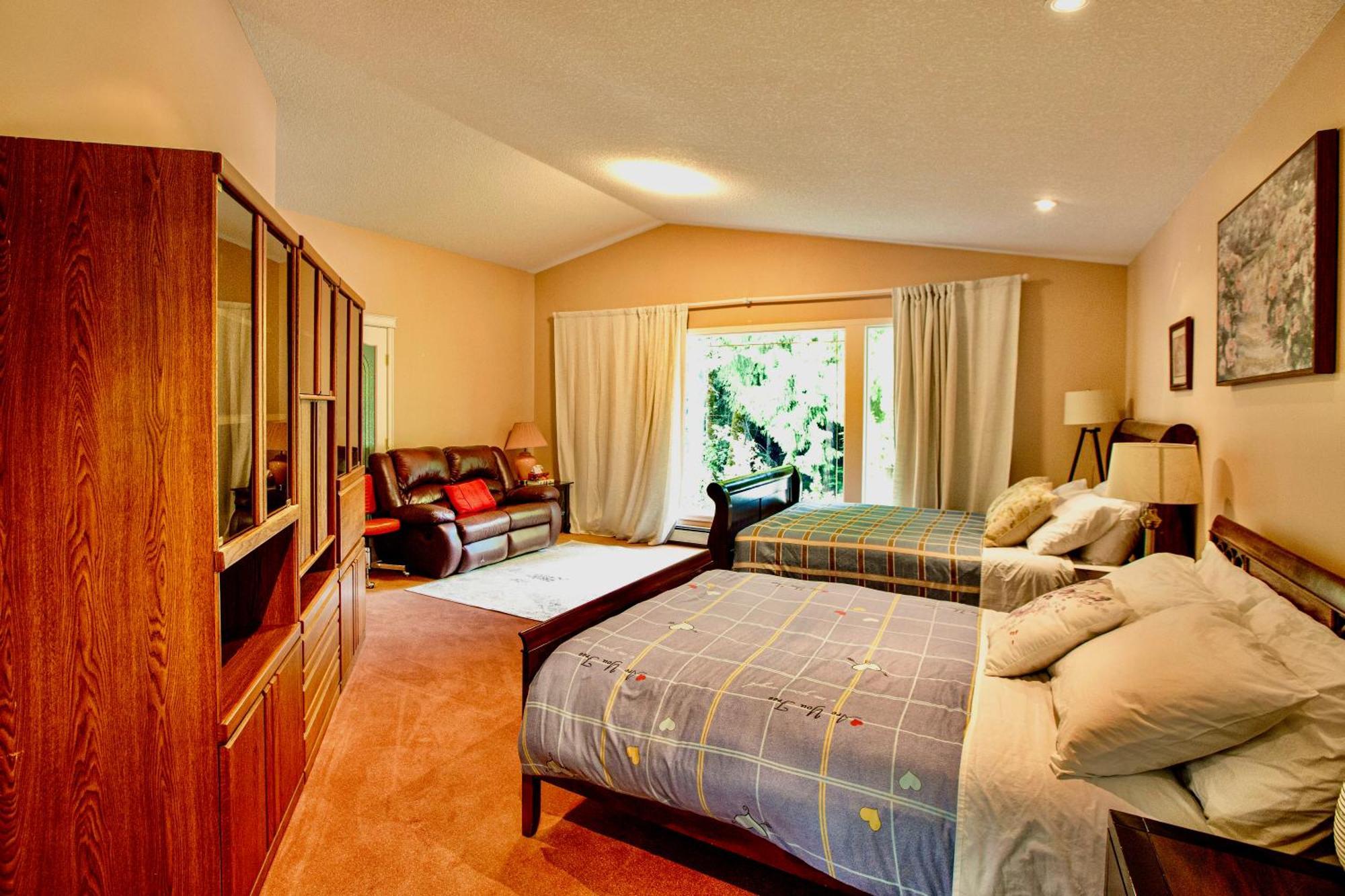 3-hectare Grand Forest Estate - A Tranquil Hideaway Holiday home *