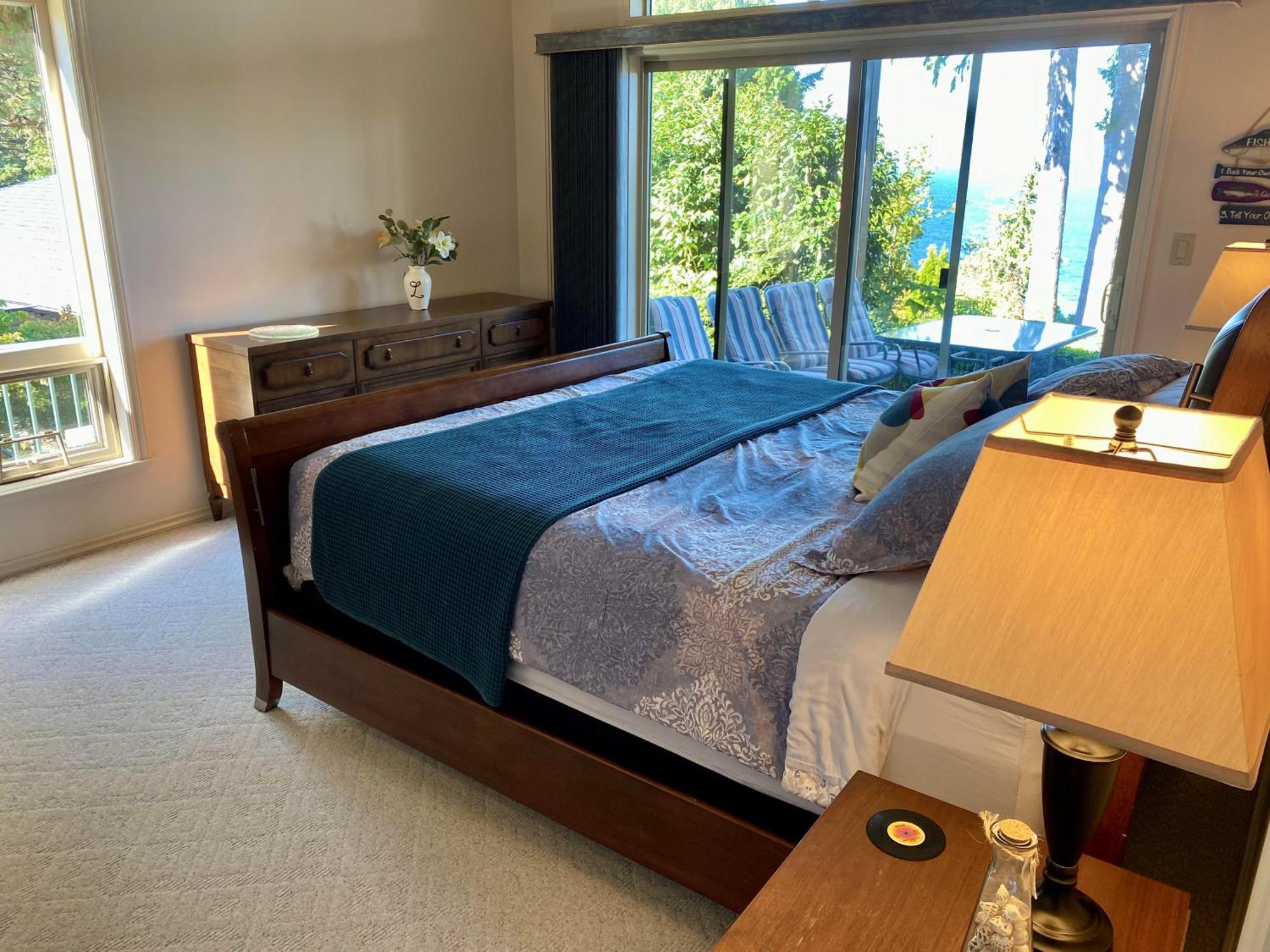 Waterfront Eagle Nest Villa
