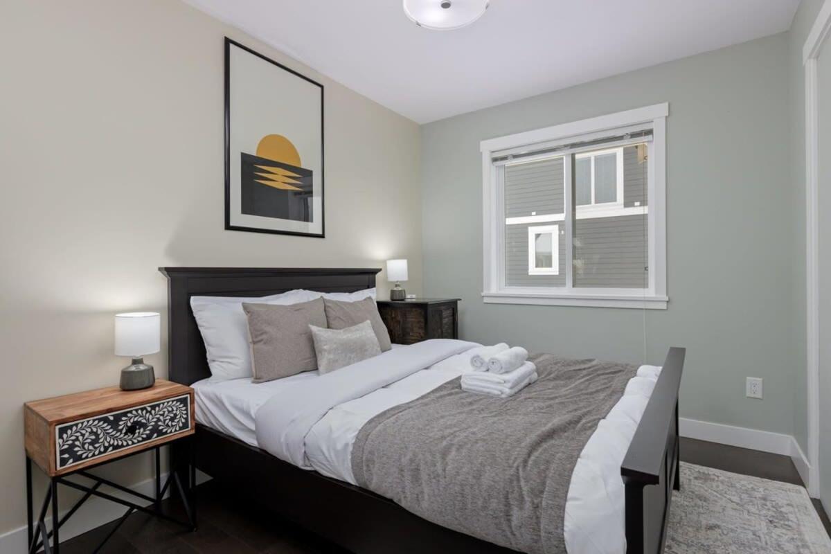 Newly Furnished 2-bd 1-wc Close To Ferry Holiday home *