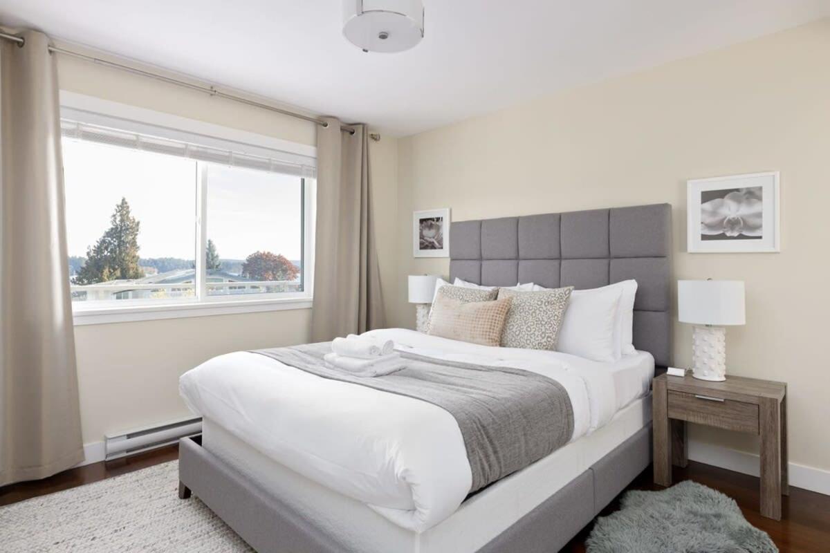 Spacious 2 Bedroom In With An Amazing View Holiday home Nanaimo