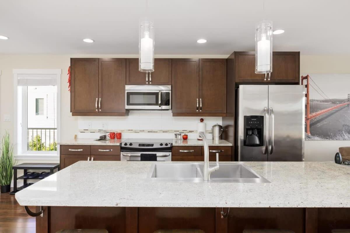 Spacious 2 Bedroom In With An Amazing View
