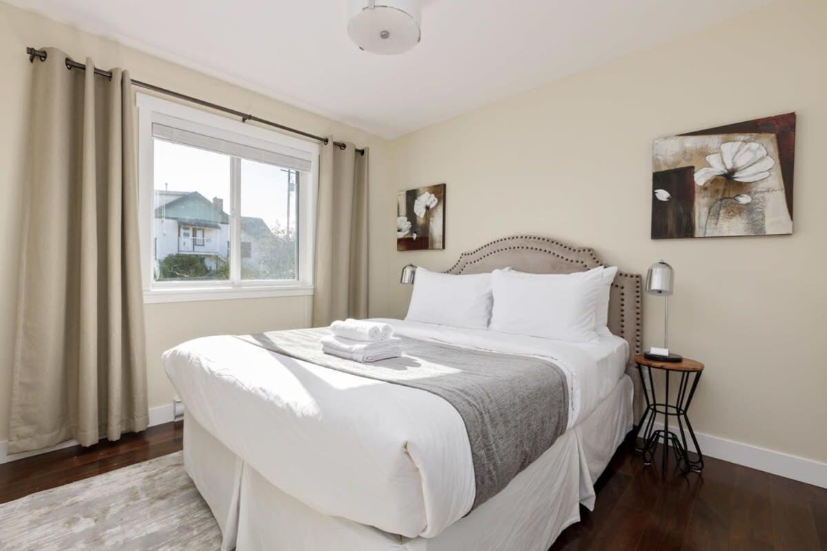 Spacious 2 Bedroom In With An Amazing View *