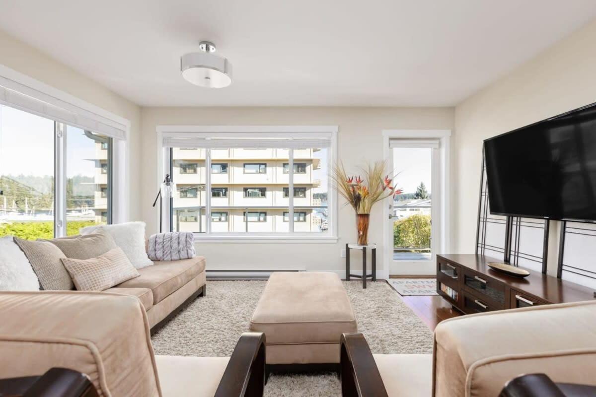 Spacious 2 Bedroom In With An Amazing View * Nanaimo