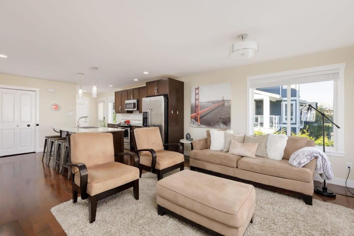 Spacious 2 Bedroom In With An Amazing View