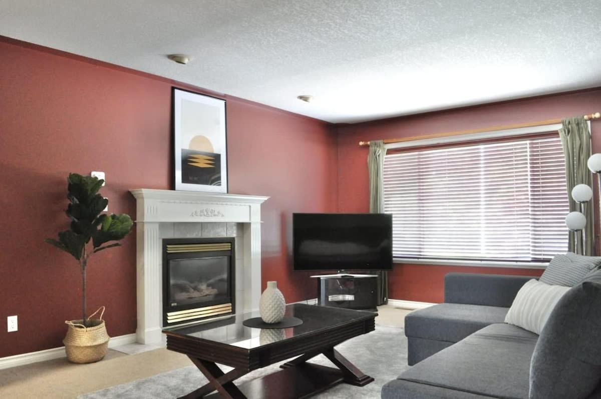 Holiday home Newly Furnished 4 Bd Minutes To The Ocean *