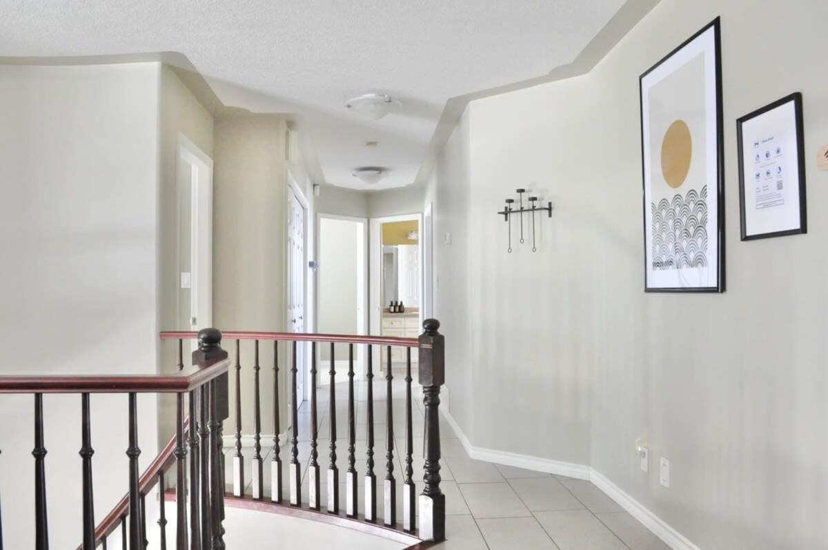 Newly Furnished 4 Bd Minutes To The Ocean