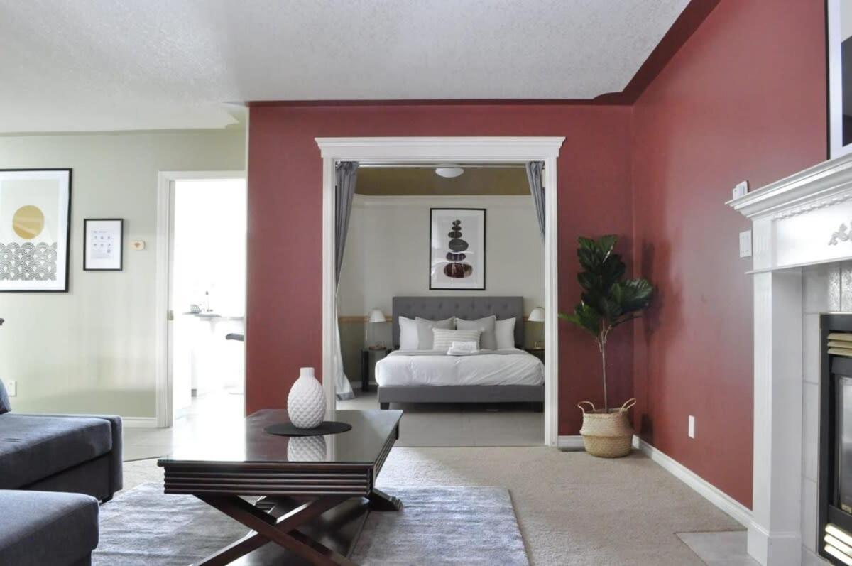 Newly Furnished 4 Bd Minutes To The Ocean Holiday home
