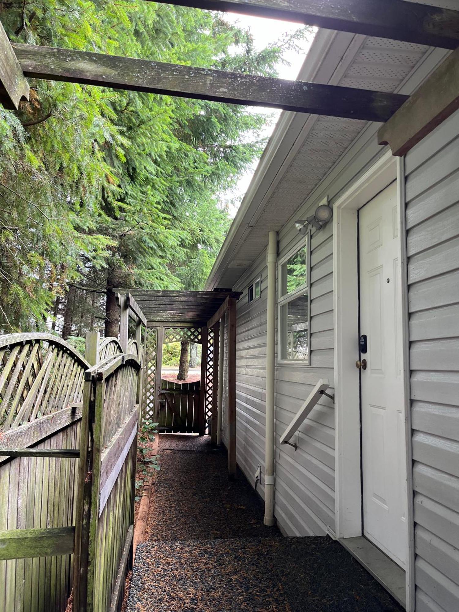 Guest house Private 1br Guest In North Nanaimo