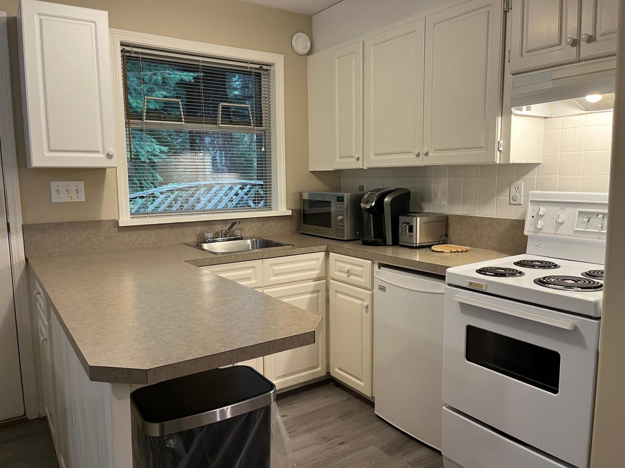 Guest house Private 1br Guest In North Nanaimo