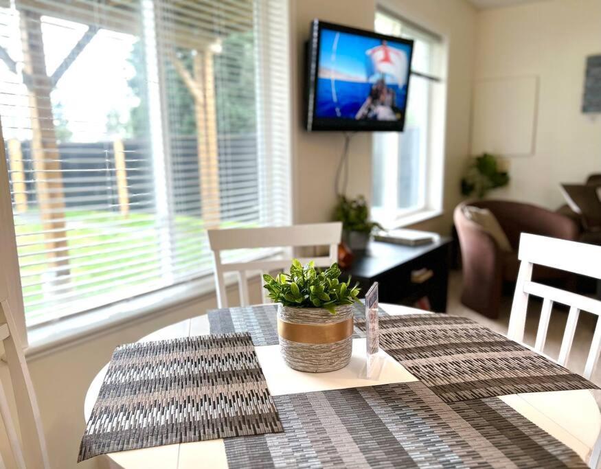 Bright & Charming 1 Bedroom Near Nrgh W/ Free Parking