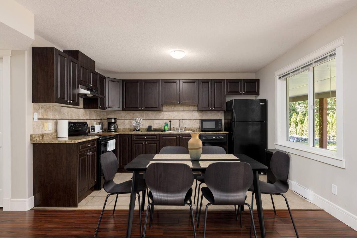 Peaceful Spacious 2br * Nanaimo