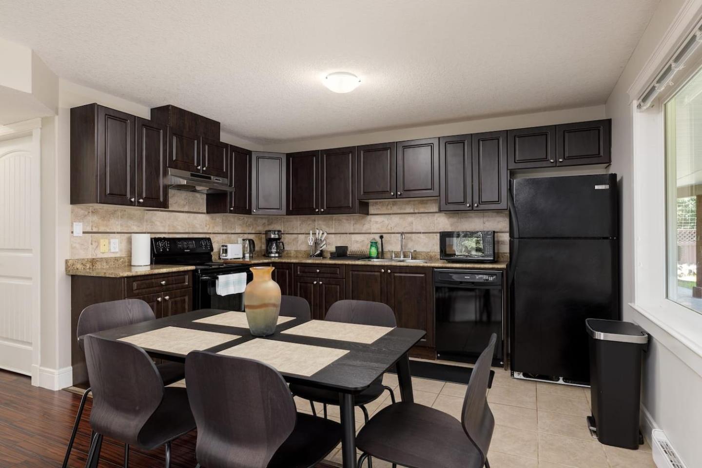 Peaceful Spacious 2br Holiday home Nanaimo