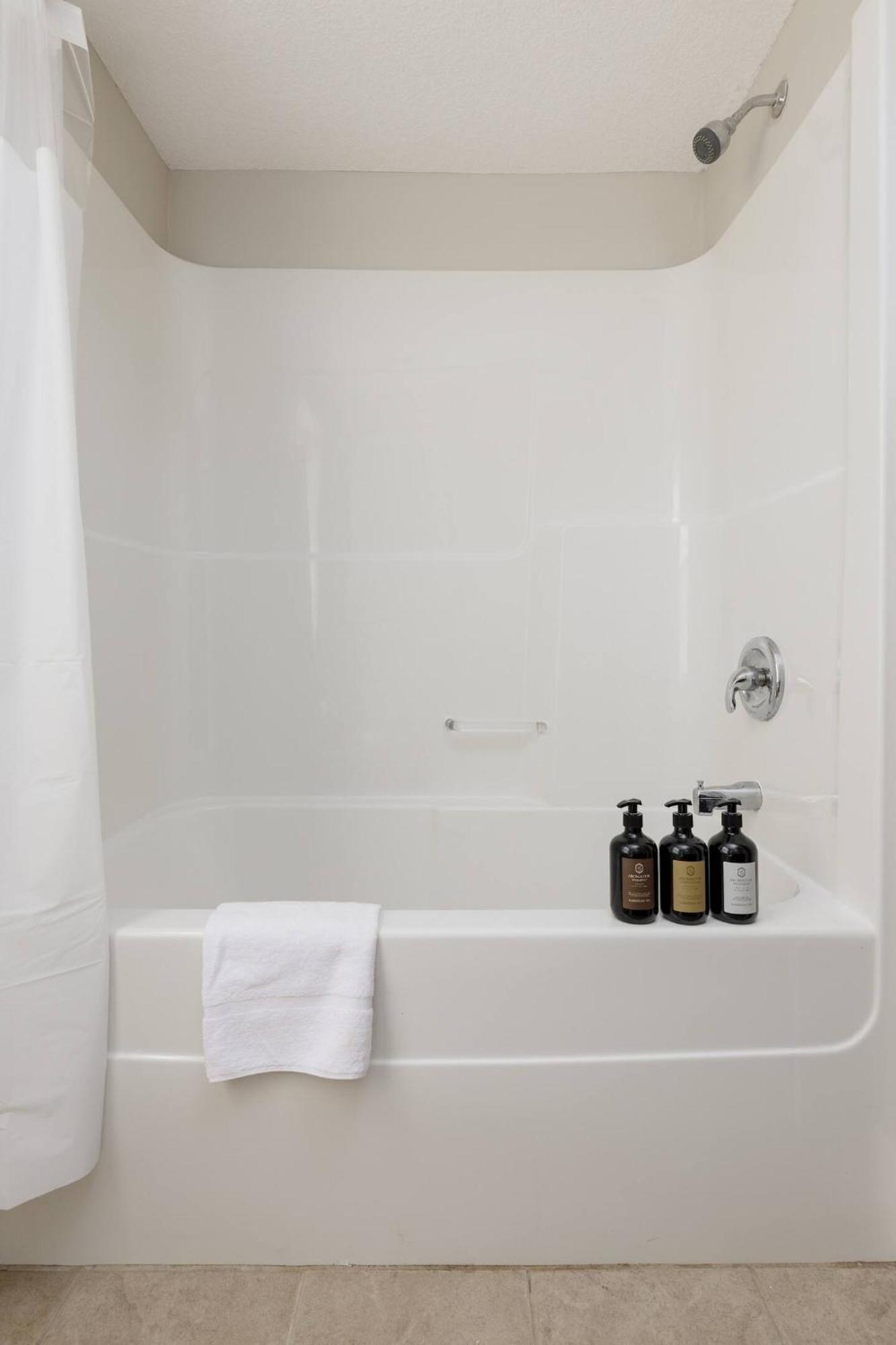 Peaceful Spacious 2br