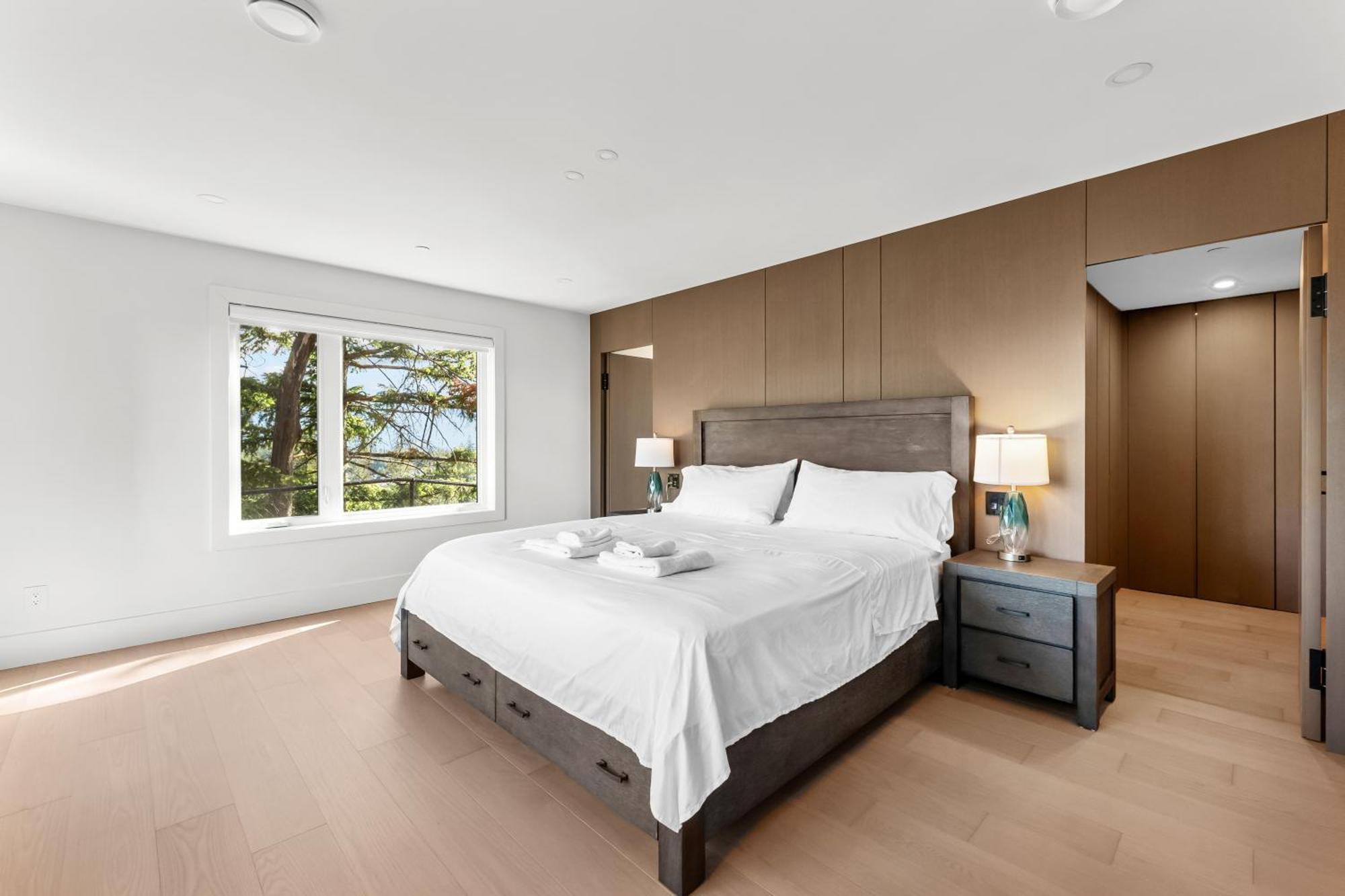 Elegant Retreat In With Style & Comfort