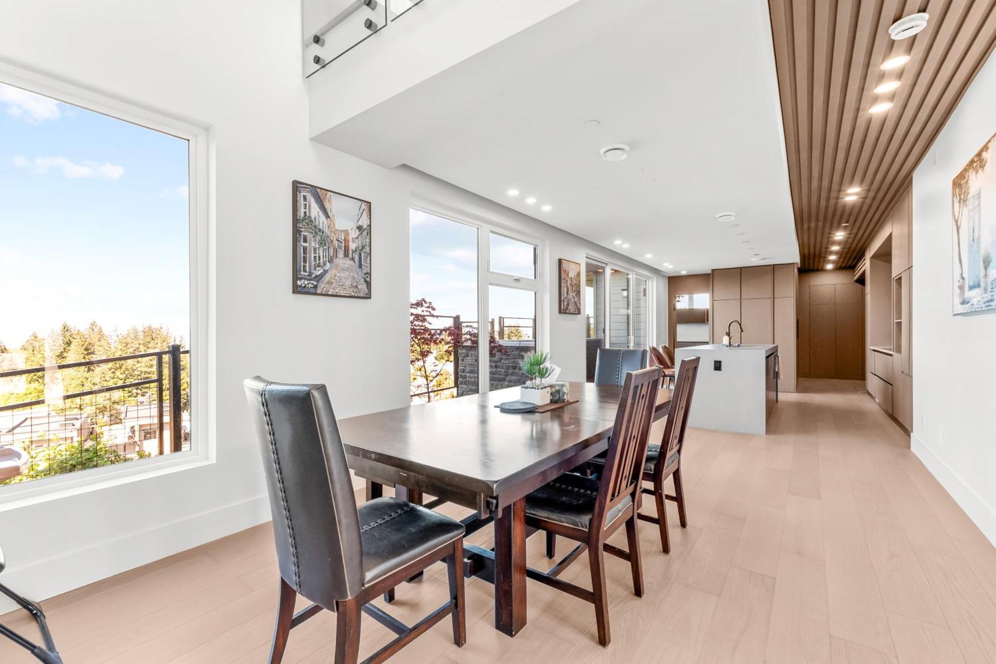 Stylish 6br Retreat With Breathtaking Ocean Views