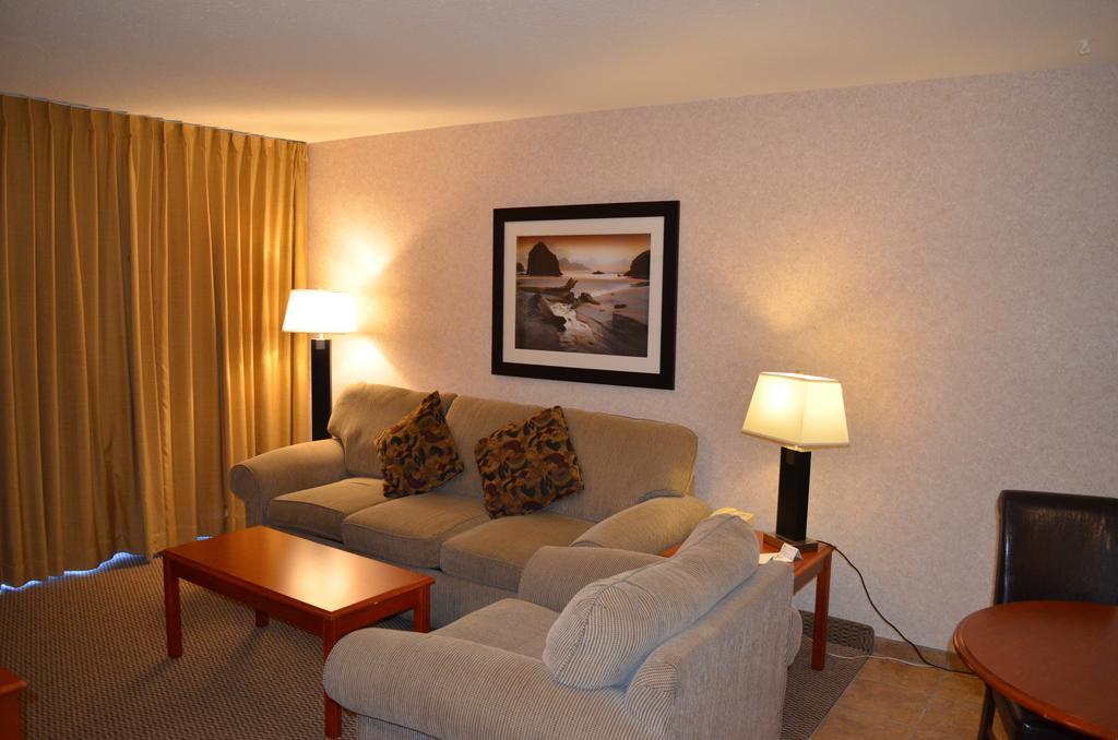 Inn On Long