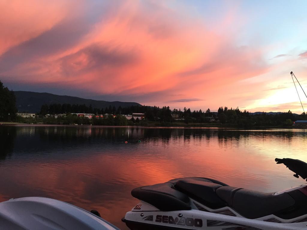 Long Lake Waterfront Bed & Breakfast