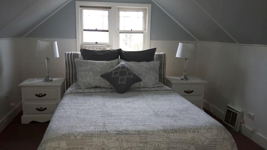 Campbell Bed & Breakfast *
