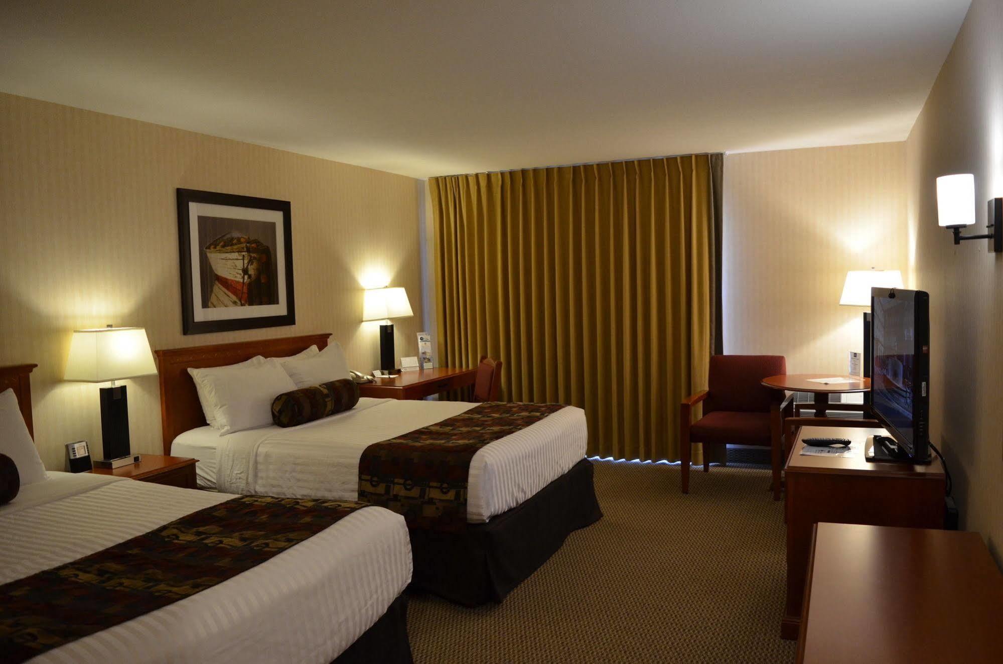 Inn On Long