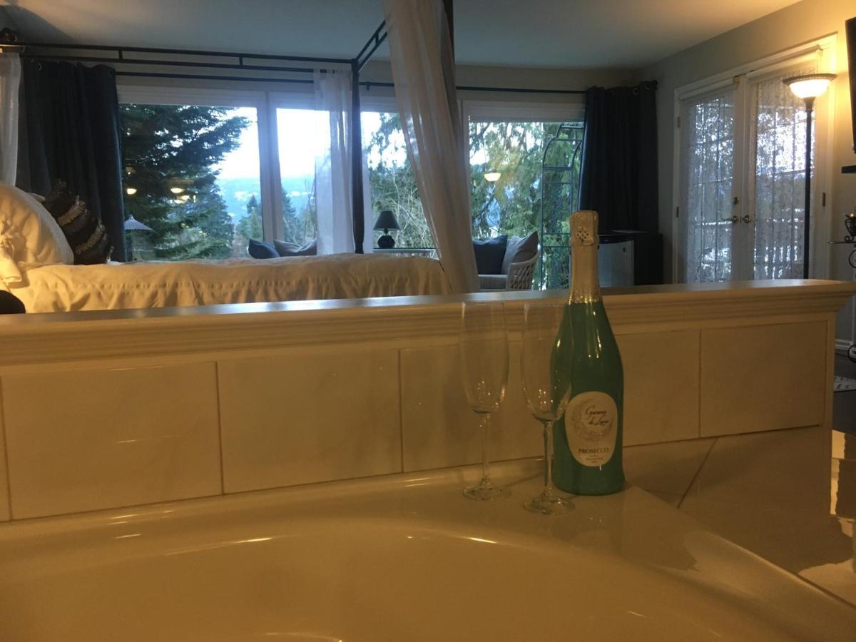 Bed & Breakfast Long Lake Waterfront 4*