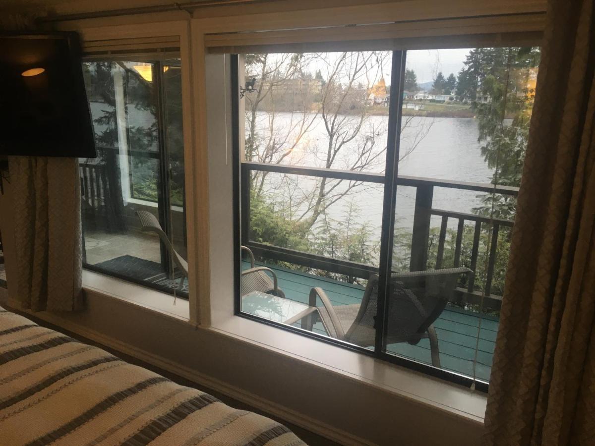 Long Lake Waterfront 4* Nanaimo