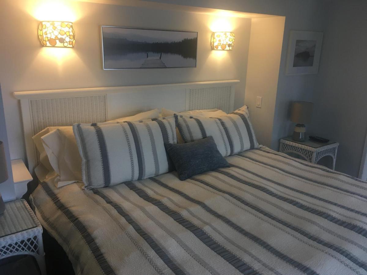 Long Lake Waterfront 4*