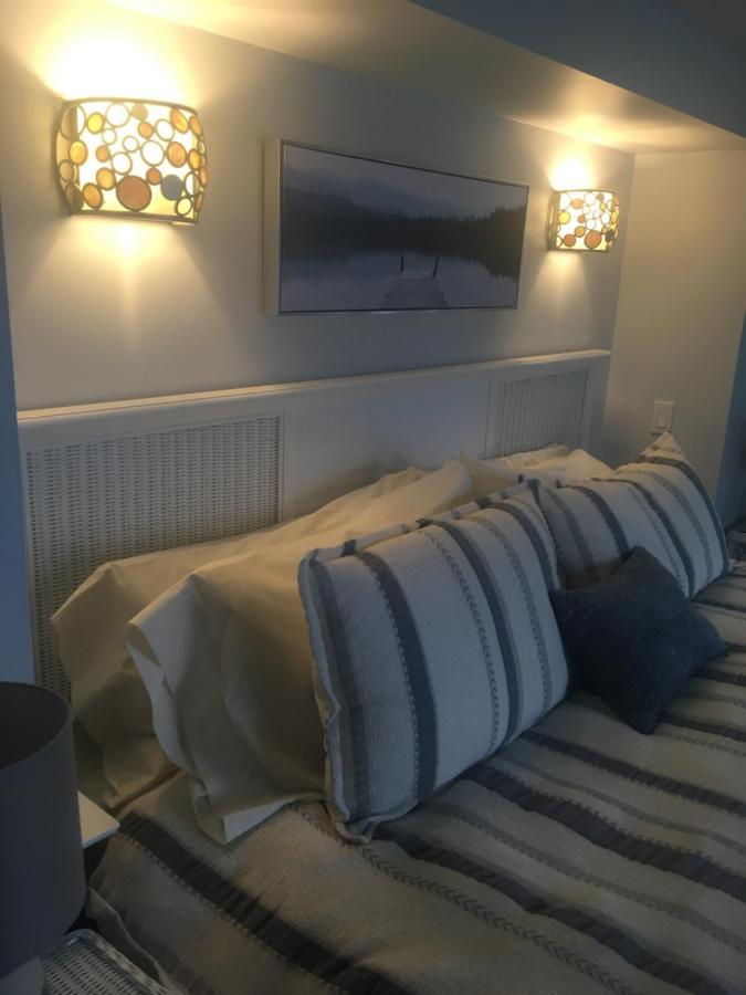 Bed & Breakfast Long Lake Waterfront 4*