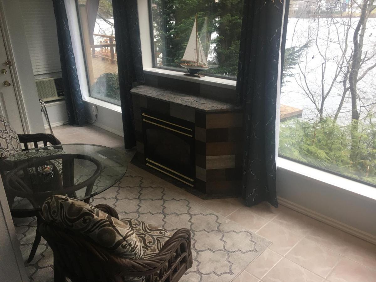 Long Lake Waterfront 4* Nanaimo