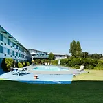 Howard Johnson By Wyndham Nanaimo Harbourside