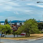 Castaway Motel